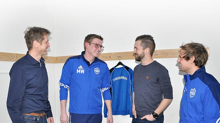 TSV-Interims-Vorsitzender Markus Hofmann (v. li.), Stammkeeper Marco Wagner, der neue Kirchehrenbacher Trainer Patrick Steube und sein k&uuml;nftiger Co Sebastian H&auml;fner. Foto: H&uuml;hnlein