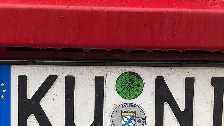 Der neue Stempel ist drauf, die "KU - NI" freut's.