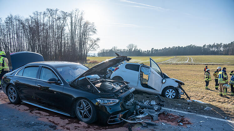 Schwerverletzte nach Unfall im Kreis Coburg in Klinik geflogen