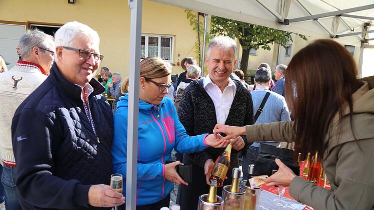 Neben dem Apfelsekt Charlemagner, ein klassisches Produkt der Region, dominieren zahlreiche Brände Foto: Franz Galster