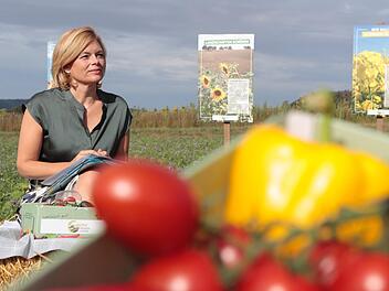 Landwirtschafts- und Ernährungsministerin Julia Klöckner besuchte am Donnerstag den Landkreis Kulmbach. Foto: Matthias Hoch