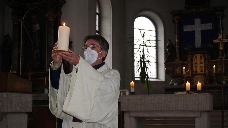 "Gottes Wort ist wie Licht in der Nacht", Bernhard Hopf bei seinem Einführungsgottesdienst.
