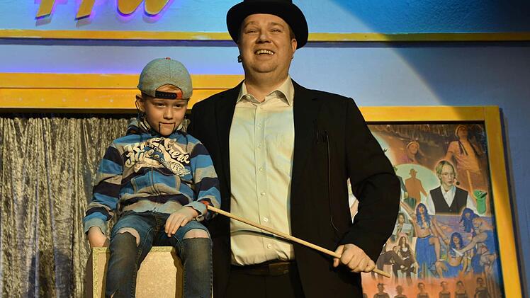 Umwerfend komisch: "Bauchredner" Thomas Schuck (rechts) mit seiner "Puppe" Linus.
