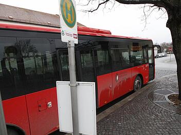 Die Stadtbusse fahren ab 2018 bis 21 Uhr, die Landkreis-Busse bis 20.30 Uhr.  Foto: Josef Hofbauer