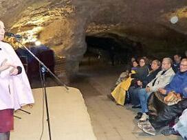 Birgit Süß gastierte in der Teufelshöhle in Pottenstein.  Foto: Thomas Weichert
