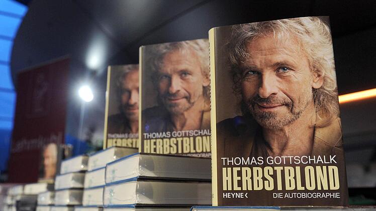 Mit seiner Autobiographie "Herbstblond" liegt der Entertainer und Showmaster Thomas Gottschalk auf Platz 1 der Spiegel-Bestsellerliste. Foto: Tobias Hase/dpa