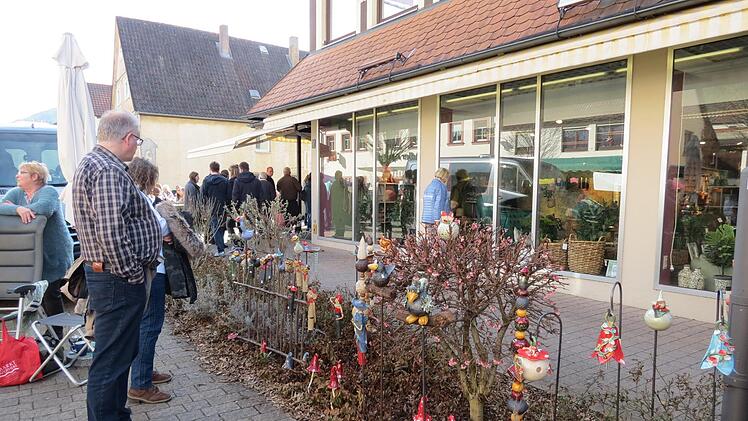 Allerlei Schmückendes für den Garten gab es am Markt in Euerdorf zu entdecken. Foto: Doris Bauer