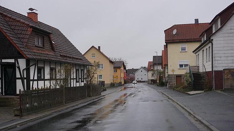 Die Ortsdurchfahrt Platz soll saniert werden. Vorbereitende Untersuchungen und Planungen laufen bereits. Foto: Marion Eckert