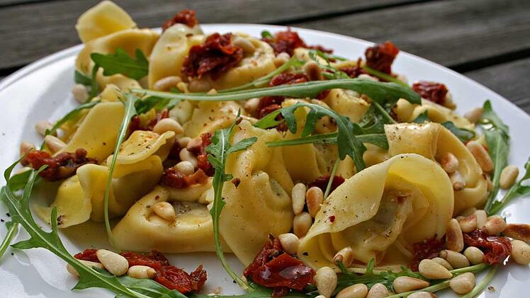 tortellini-salat.jpg