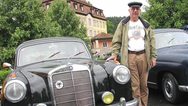 "Das Beste oder nichts": Der Hamburger Manfred Ulbrich ist stolz auf seinen 220 S.