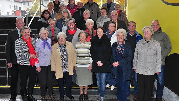 Einmal im Jahr werden alle Mitglieder des Seniorenbeirats der Stadt Haßfurt in einem Foto "festgehalten". Unser Bild zeigt die derzeitigen Mitglieder zusammen mit der Vorsitzenden Eva-Maria Schwach (zweite von links) und Bürgermeister Günther Werner (links).