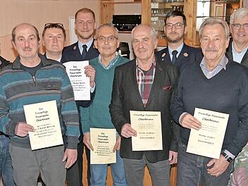 Bei der Hauptversammlung gab es viele Jubilare und glückliche Verantwortliche (v. l.): Horst Amon, Georg Wagner-Baumeister, Dieter Wolfram, Thomas Dusold, Martin Göppner (stellvertretender Kommandant), Gerd Funk, Erwin Wolfram, Martin Schmidt, Mar...