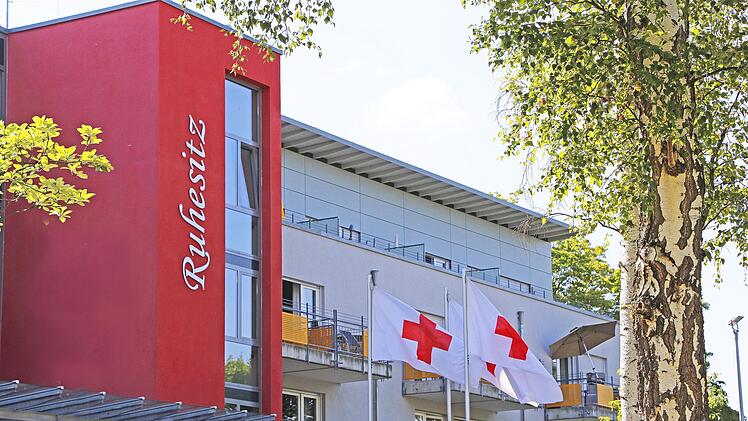 Bayreuth: Corona-Ausbruch in Seniorenheim - Ehrenamtliche springen für Pflegekräfte ein