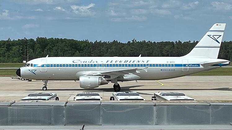 Nürnberg: Condor-Maschine in besonderem Look - Retro-Flieger startet vom Flughafen Nürnberg