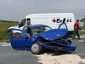 26-J&auml;hrige &uuml;bersieht Sprinter: Frau schwer verletzt ins Klinikum gebracht