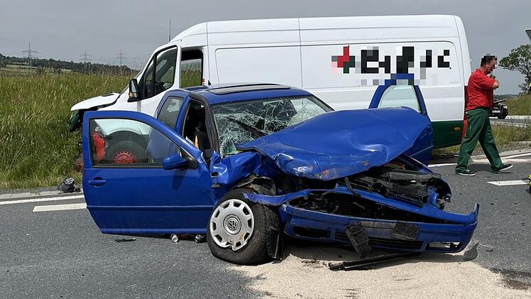 26-J&auml;hrige &uuml;bersieht Sprinter: Frau schwer verletzt ins Klinikum gebracht