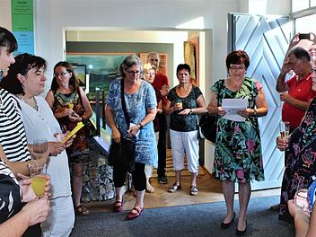 Vernissage in Terra Triassica. Mitte Dr. Martina Edelmann, Veitshöchheim und Bürgermeisterin Patricia Schießer.Werner Vogel