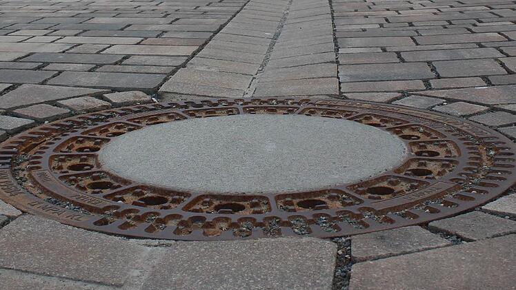 Die Kanalisation muss unterhalten werden. Das ist für Gemeinden und Hausbesitzer eine teure Angelegenheit.Archiv