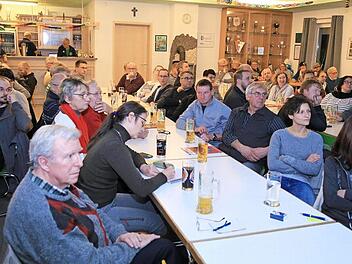 Die Zuhörer in der Bürgerversammlung in Schlaifhausen  Fotos: Franz Galster