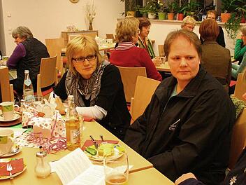 Beim Bürgerinnentreff im Mehrgenerationenhaus waren 2010 Stadträtinnen mit Stadtteilbewohnerinnen im Gespräch.  Foto: Archiv Andreas Oswald