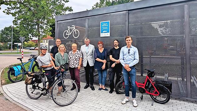 Die neue abschließbare Fahrrad-Sammelanlage befindet sich am S-Bahnhof in Baiersdorf.