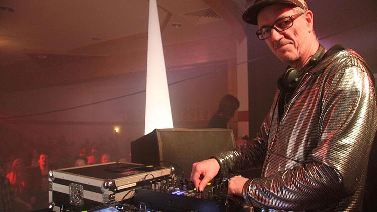 Dr. Motte, weltbekannt von der Loveparade in Berlin, sorgte im Schützenheim Presseck für Partystimmung. Foto: Sonny Adam