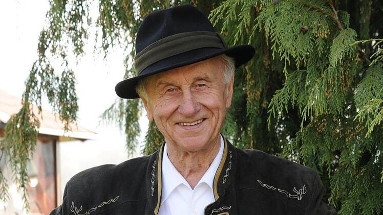 Heinrich Schramm in Jägerkluft: 33 Jahre hatte er das Jagdrevier Ober-/Unterküps, und auch das Revier in Schönbrunn betreute er lange Zeit.Rosi Jörig/promedia