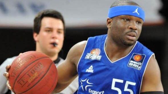 Dawan Robinson im Skyliners Trikot