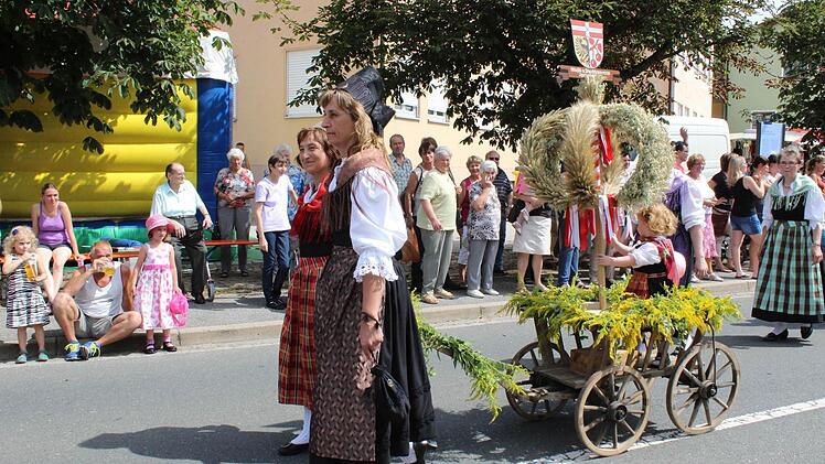 Die  Mitglieder vom Heimat- und Trachtenverein fühlen sich der Tradition verpflichtet.