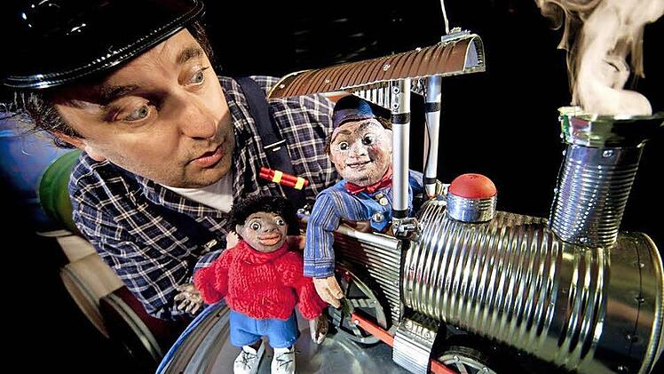 Jim Knopf, Lukas und die Lokomotive Emma führen alles andere als ein langweiliges Leben.  Foto: p