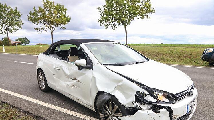 Schwerer Unfall bei Bamberg: Die Polizei sucht Zeugen zum tödlichen Unglück. Ein 15-Jähriger ist dabei ums Leben gekommen.  Foto:  Merzbach/News5