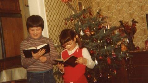 Weihnachten 1981  - krummer Baum mit Lametta-Behang inklusive Foto: privat