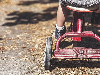 Mit dem Kettcar in die Tiefe gest&uuml;rzt