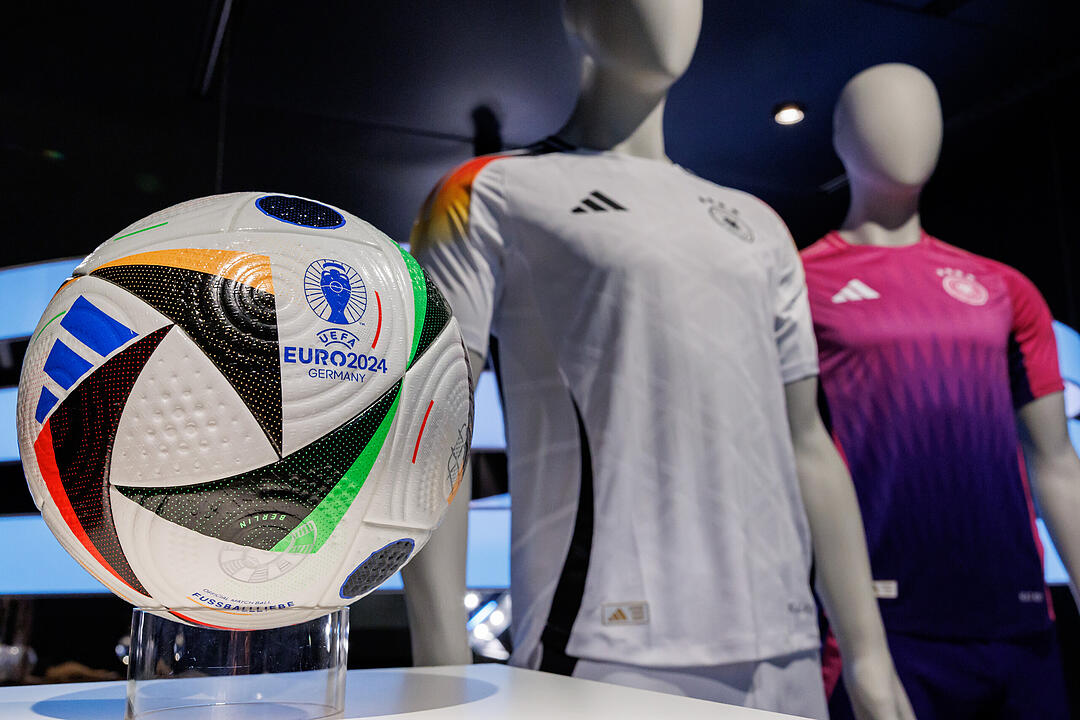 Trikots der deutschen Fußball-Nationalmannschaft EM 2024