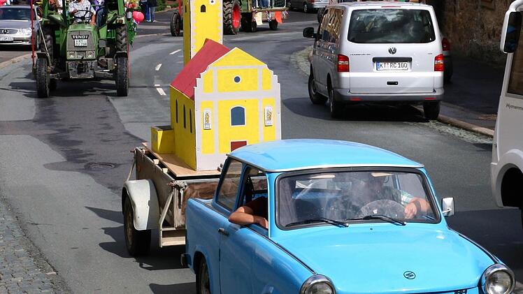 Trabant und Traktoren.