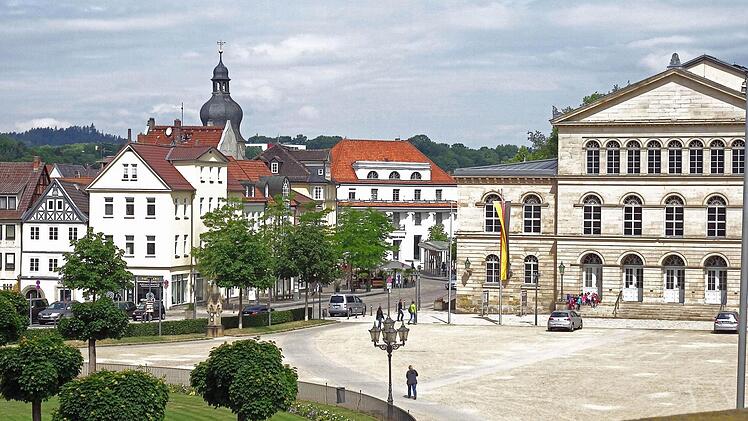 Und so sieht der Theaterplatz heute aus der gleichen Perspektive aus.Foto: Jochen Berger