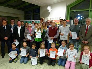 Die geehrten Einzelortsmeister bilden eine große Zahl und kommen aus allen Altersklassen.Foto: Lothar Weidner