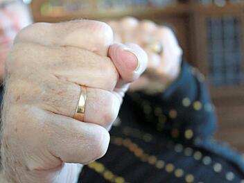 Ein damals 88-Jähriger traktierte seinen zwei Jahre älteren Zimmerkollegen so sehr, dass der an den Folgen starb. Symbolfoto: Anette Schreiber