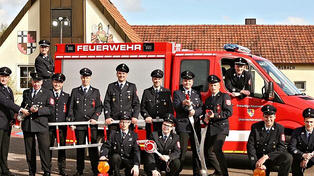 Die Unterleichtersbacher Wehr: Seit 100 Jahren setzt sich die Feuerwehr für eine schnelle Brandbekämpfung ein. Das Bild zeigt den Vorstand im Jahr 2016. Foto: Kerstin Junker
