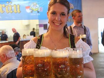 Die Festbesucher müssen heuer keine steigenden Bierpreise beim Freischießen befürchten. Foto: FT-Archiv