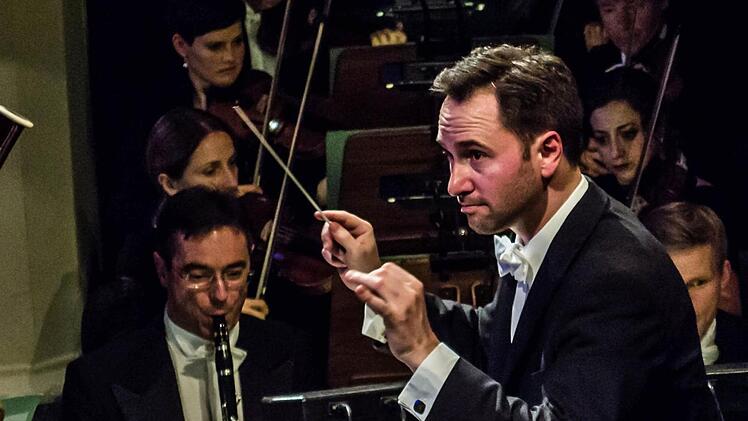 Impressionen vom Sinfoniekonzert des Landestheaters unter der Leitung von Alexander Merzyn.Foto: Jochen Berger