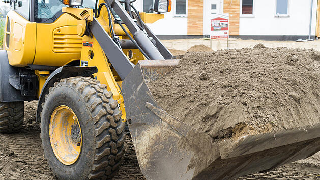 Kind (3) im Kreis Main-Spessart von Radlader erfasst und t&ouml;dlich verletzt