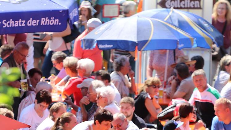 Viel Betrieb herrschte beim 40. Marktfest in Oberbach. Foto: Sebastian Schmitt
