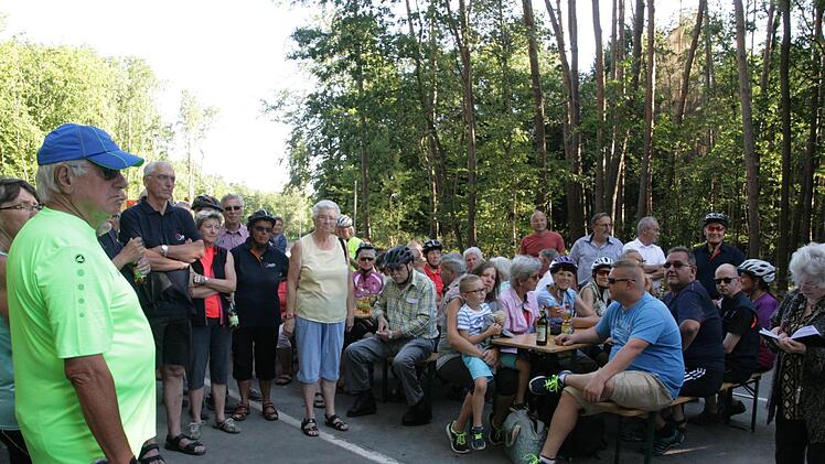 Bei der offiziellen Eröffnung des Radwegs zwischen Bammersdorf und Eggolsheim Foto: Sylvia Hubele
