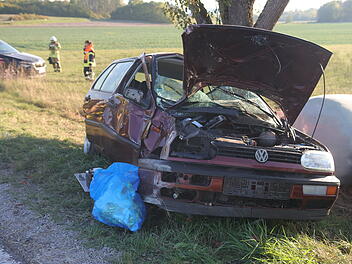 19-J&auml;hriger prallt mit Golf gegen Baum &ndash; Rettungshubschrauber im Einsatz