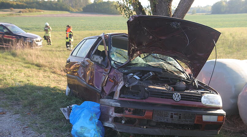 19-J&auml;hriger prallt mit Golf gegen Baum &ndash; Rettungshubschrauber im Einsatz