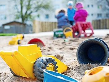 Berlin: Kind buddelt auf Spielplatz wertvollen Schatz aus - gestohlene Ware?