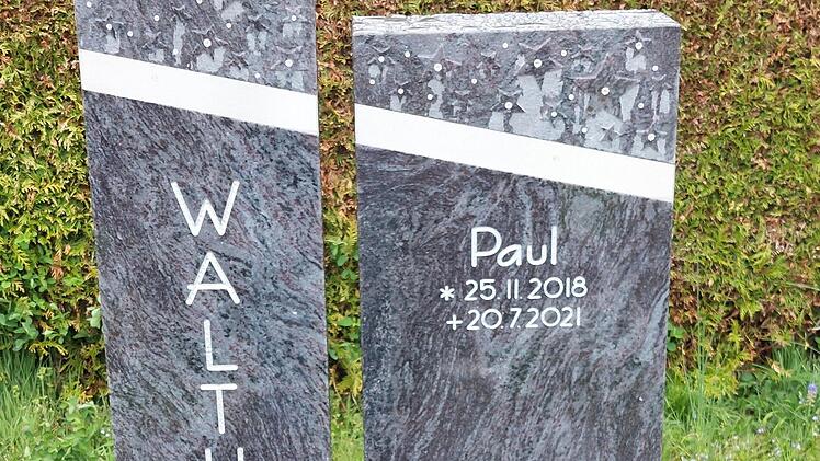 Pauls Grab auf dem Ludwigschorgaster Friedhof