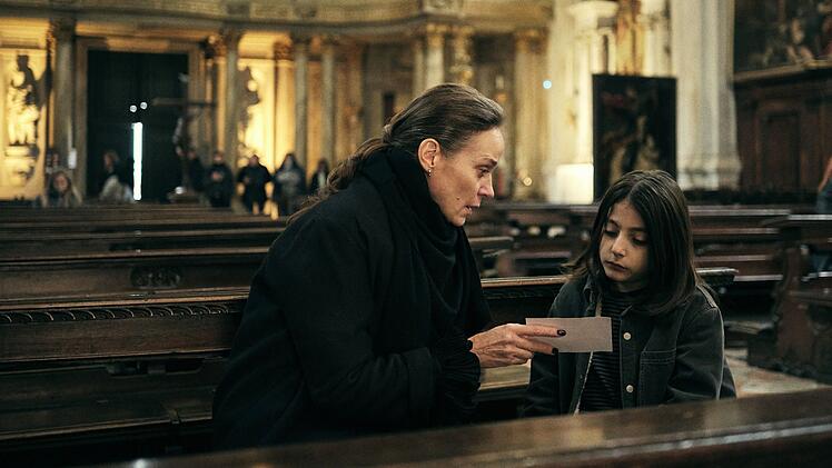 Gaia Contarini (Jeanette Hain) hat seit der Inhaftierung ihres Mannes die Gesch&auml;fte &uuml;bernommen. Um das unterschlagene Kokain zur&uuml;ckzubekommen, pirscht sie sich an Luca (Ettore Rosetto), den Sohn von Nico, heran, den sie hinter der Unterschlagung vermutet.