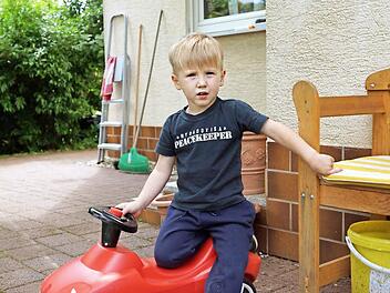 Romans Vater nimmt am Bundeswehr-Einsatz in Afghanistan teil. Sein T-Shirt kündet davon. Foto: Arkadius Guzy